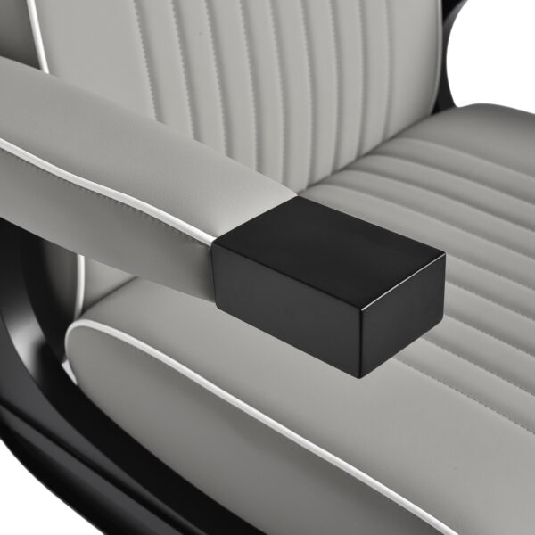 Gabbiano Levi barberstoel met zwart frame en grijze stiksels aan de achterkant. 10